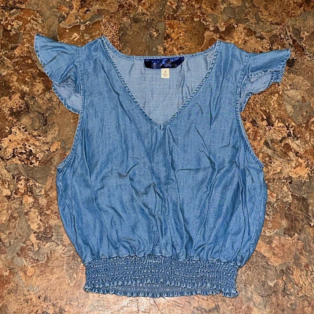 Francesca’s Blue Rain V Neck Chambray Ruched Waist Short Cap Sleeve Size Small - Picture 4 of 8